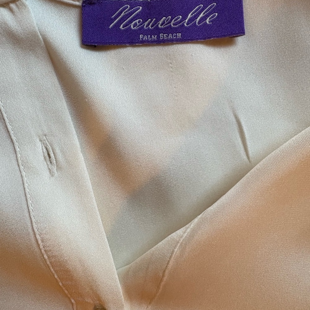 Elegant Women's White Blouse — Size L - Picture 4 of 5